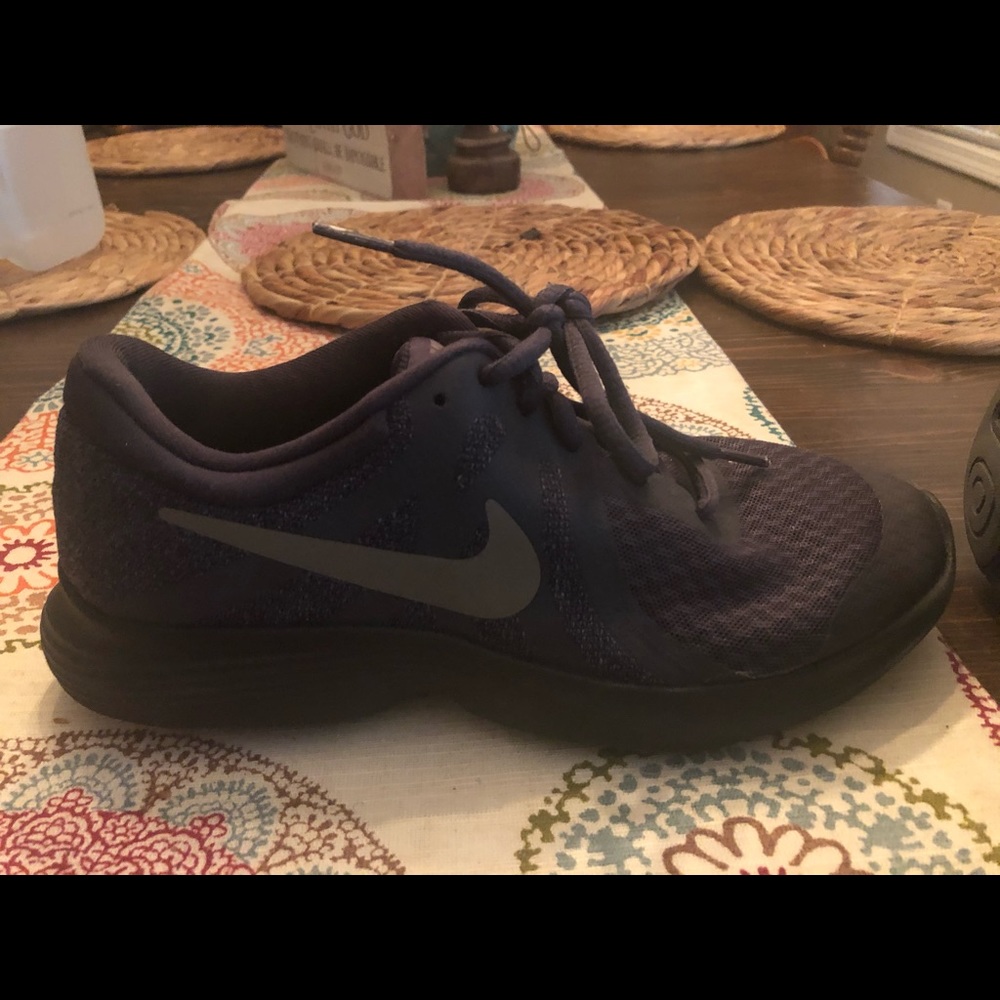 Youth shoes